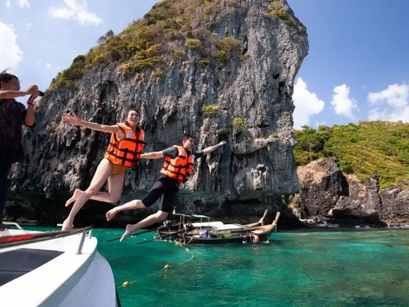 Private Speed Boat Phi Phi & Krabi