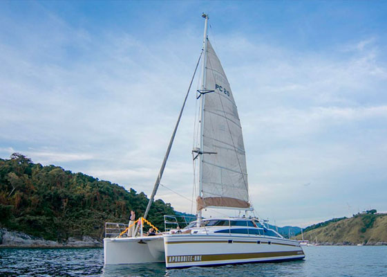 Private Catamaran Boat Charter Maiton & Coral Islands